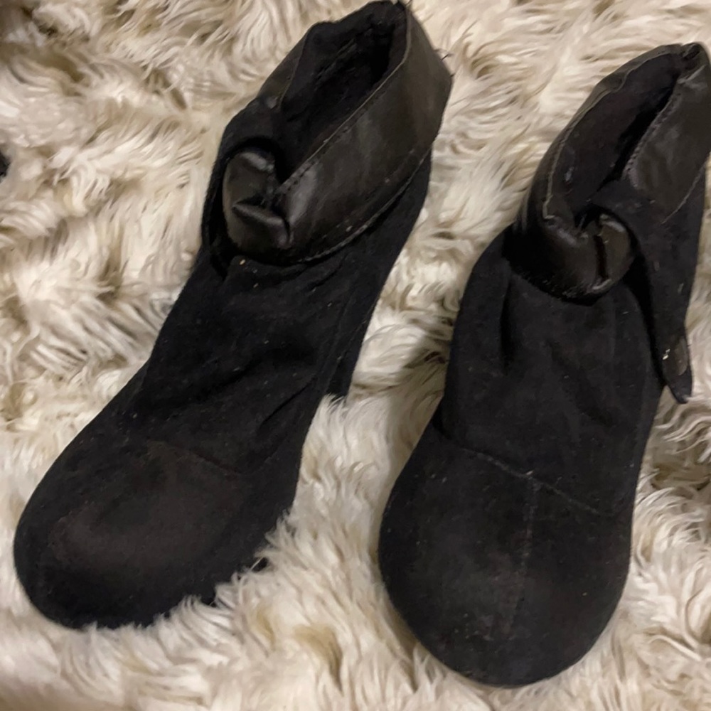 Black bootys
